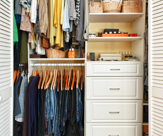 3 Easy Ways To Organise Your Closet In The New Year
